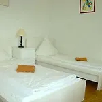 Near Brandenburg Gate - Rooms&apartments Hostel Berlin