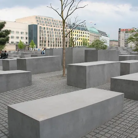 Near Brandenburg Gate - Rooms&apartments *