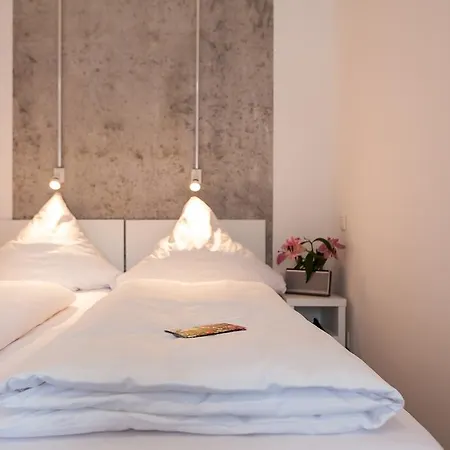 Near Brandenburg Gate - Rooms&apartments Hostel *