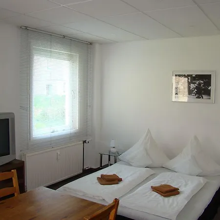 Near Brandenburg Gate - Rooms&apartments Hostel Berlijn