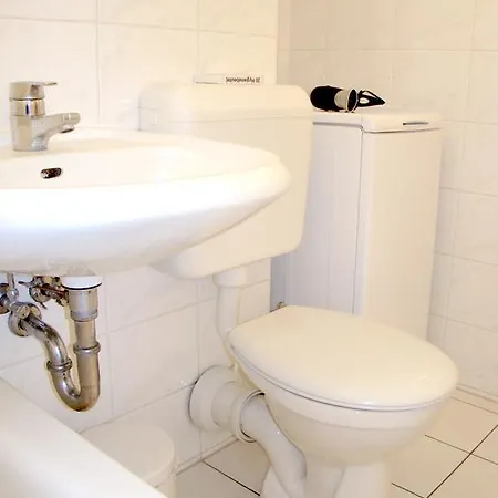 Hostel Near Brandenburg Gate - &