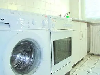 Near Brandenburg Gate - Rooms&apartments Hostel *