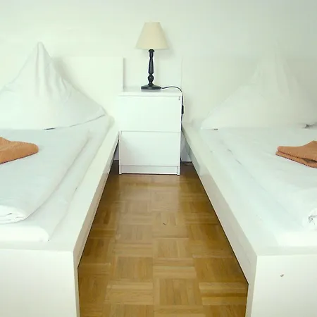 Near Brandenburg Gate - Rooms&apartments Hostel *