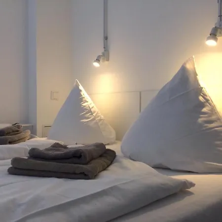 Near Brandenburg Gate - Rooms&apartments * Berlijn