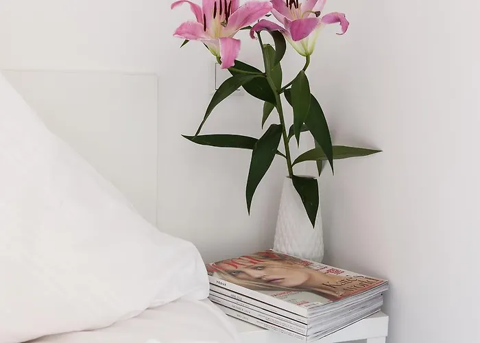 Near Brandenburg Gate - & Hostal *