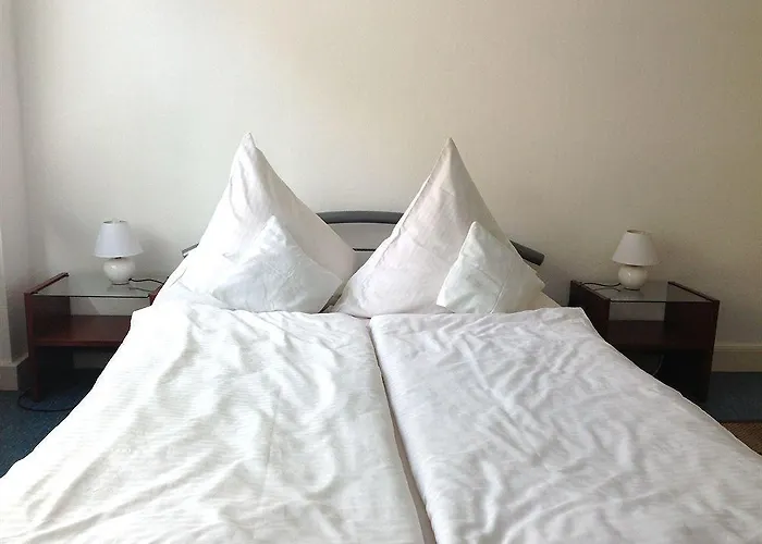 Хостел Near Brandenburg Gate - & Берлин