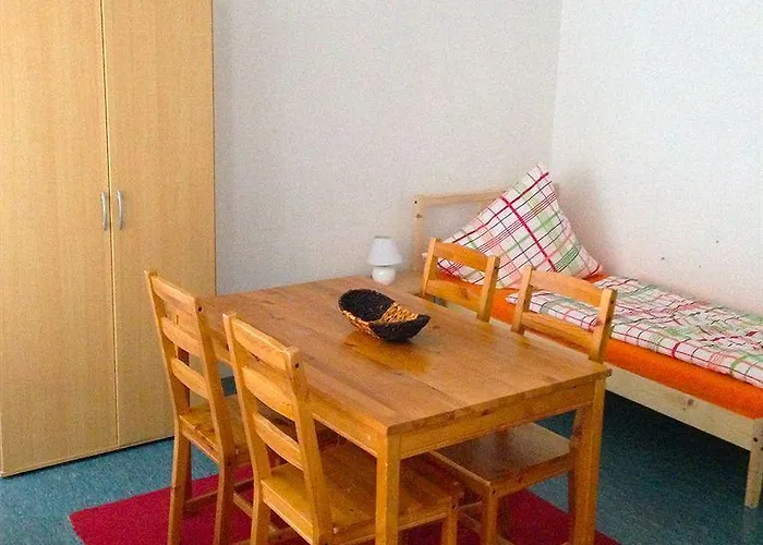 Near Brandenburg Gate - & Hostal