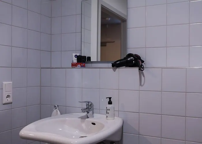 Near Brandenburg Gate - & Hostal Berlín