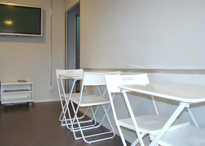 Near Brandenburg Gate - & Hostal *