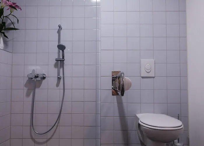 Hostal Near Brandenburg Gate - & *