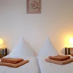 Near Brandenburg Gate - & Hostel Berlin