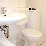 Hostel Near Brandenburg Gate - &