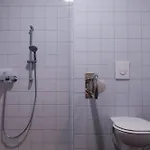 Hostel Near Brandenburg Gate - & *