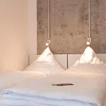 Near Brandenburg Gate - & Hostel *