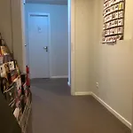 Hostel Near Brandenburg Gate - & *