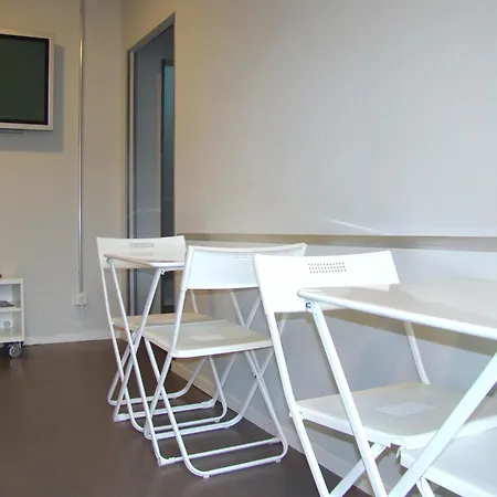 Near Brandenburg Gate - & Hostel *