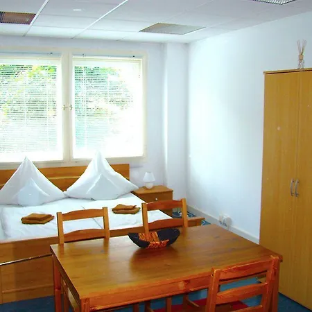 Hostal Near Brandenburg Gate - &