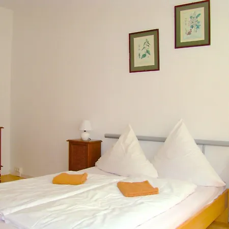 Hostal Near Brandenburg Gate - & *