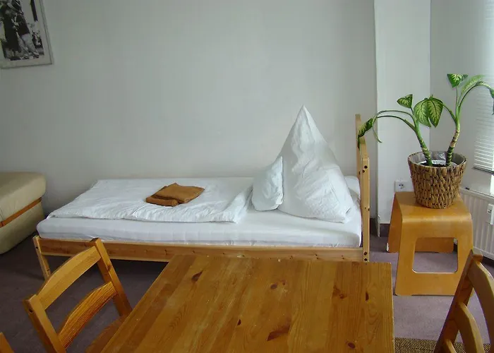 Hostal Near Brandenburg Gate - &