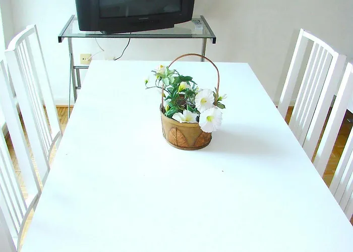 Near Brandenburg Gate - & Berlín