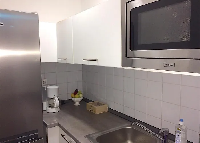 Near Brandenburg Gate - & Hostal *